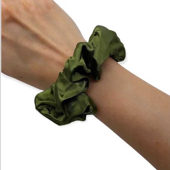 NWT Wool + Pepper Co. Satin Scrunchie - Olive Green - Picture 2 of 3